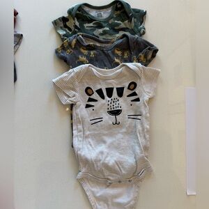 Geber 6-9month onesie set, Camo & Tiger Print